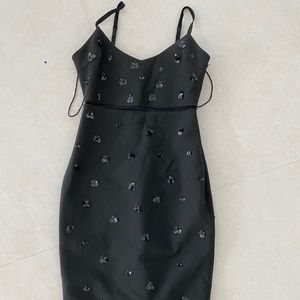 Elizabeth James black dress